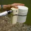 Swing Sampler – Telescopic surface water sampler with biodegradable bottle
